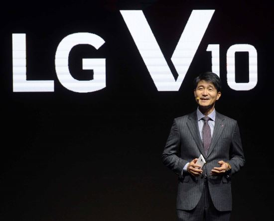 LG전자 스마트폰 근본적 변화 선언… 역량 올인한 V10 시장 반응 얻을까  
