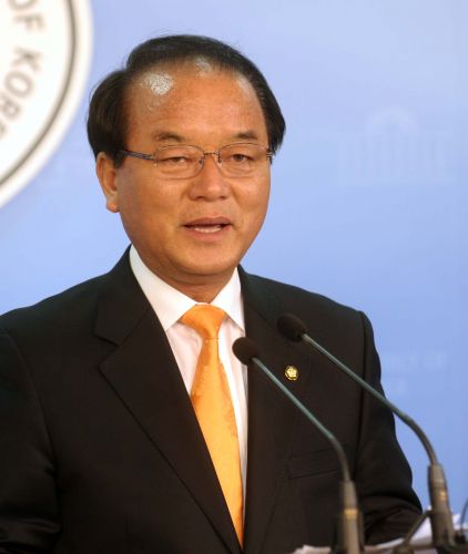“같이 자식 키우는 입장인데, 부메랑돼 돌아올 것” 정갑윤, 김무성 옹호 발언 논란  