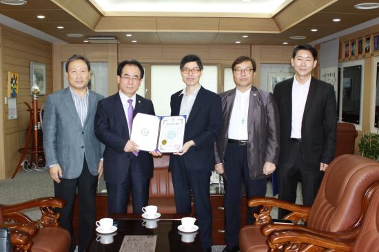 전국장로회연합회,고신대에 발전기금 전달  
