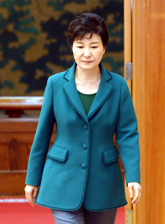 박 대통령 “경제체질 바꿔라” 또 새마을 강조  