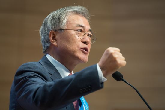 “고영주,대한민국을 온통 붉게 물들였다” 문재인 “북한도 못한 일”  