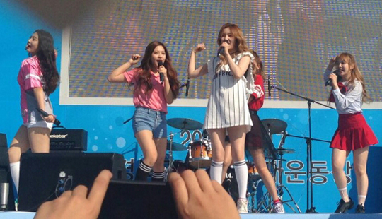[영상] “레드벨벳이 협찬?!” 경복고 축제의 흔한 협찬 목록  