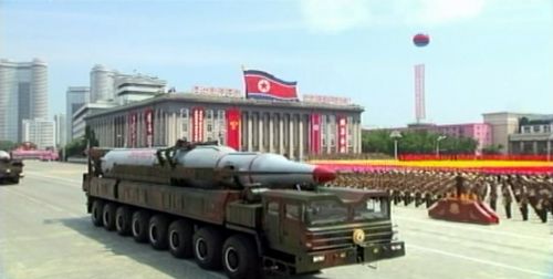 “北 열병식 등장 둥근 탄두 KN-08, 개발 최초 형태” 한민구 “뾰족한 탄두는 위장용”  