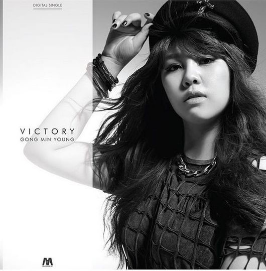2NE1  ģ ο   ûҳ鿡  ϰ ʹ١ Ÿ  