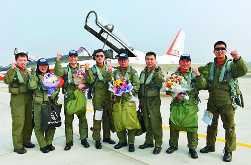 “못다 이룬 조종사의 꿈, 국민조종사로 이뤘어요”  