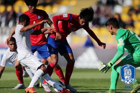 [U-17월드컵] 한국, 잉글랜드와 0-0…조1위로 16강 진출  