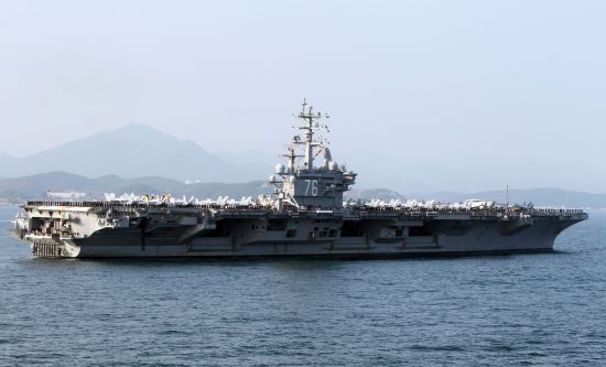 “떠다니는 군사기지, 美핵추진 항공모함 로널드 레이건호 뜬다”한미 해군, 동해서 연합훈련  