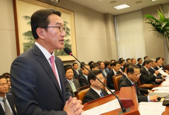 “형님 김무성도 날짜 몰랐다” 현기환 정무수석, 조용한 아들 결혼식  