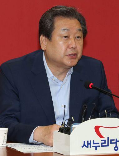 “김무성 대표 루머 퍼뜨리겠다” 협박한 50대 남성 구속기소  