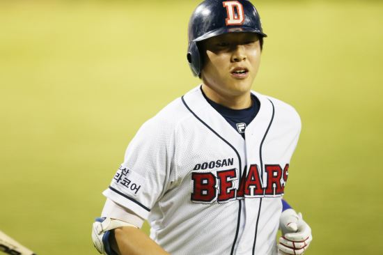 [한국시리즈] “두산·우승·결정적” 정수빈, 쐐기 3점포 작렬!… 미친 활약  