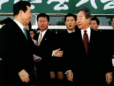 [迵   ϻ]  ҳ,  Ǵ  