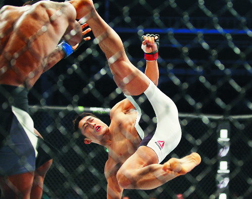 [UFC]  Ŀ 赿  TKO  