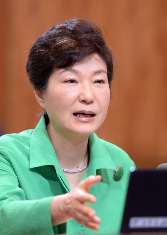 朴대통령, 순방 귀국후 개혁입법 드라이브 재시동…대국민호소 할 듯  