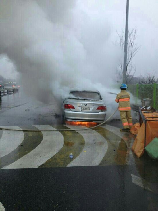 ޸ BMW  , Ѵ޻ 4°,  Ÿڳ  