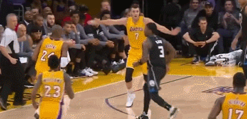 NBA ں ԡ 4 ÷̡  LA Ŀ  4°  