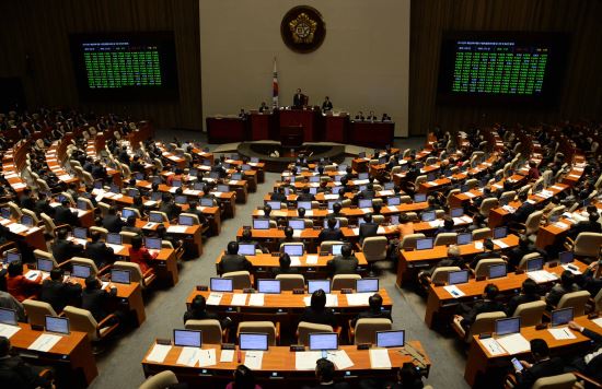 “지역구 253석, 비례 47석 유력” 여야, 유불리 놓고 서로 엄살  