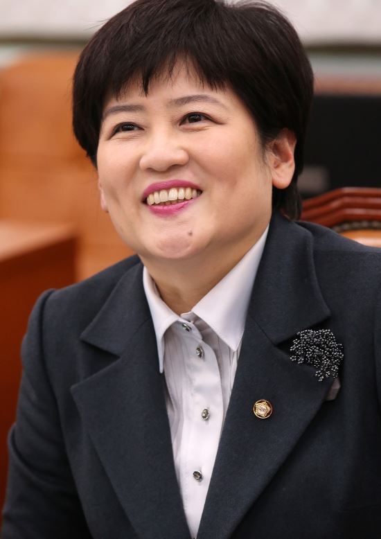 ó   롤 ذå    