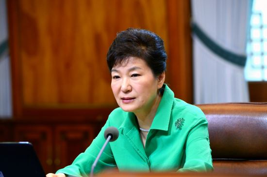 “압박과 대화 투트랙 기조 유지” 朴대통령 새해 화두로 던진 평화통일 구상은?  