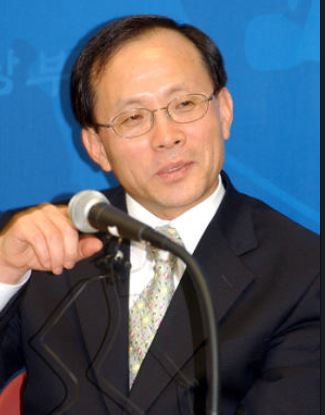 “문재인, 10월 초 도움 요청” 이수혁 “출마는 당 결정 따르겠다”  