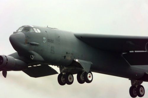 ù  ´١ ׸ᡤB-52F-22, ѹݵ ġ   