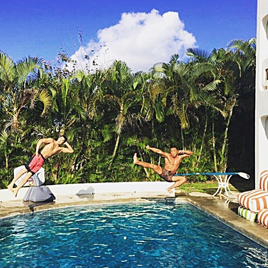 ູ 顱 ߼ 赿 Ͽ 硯   