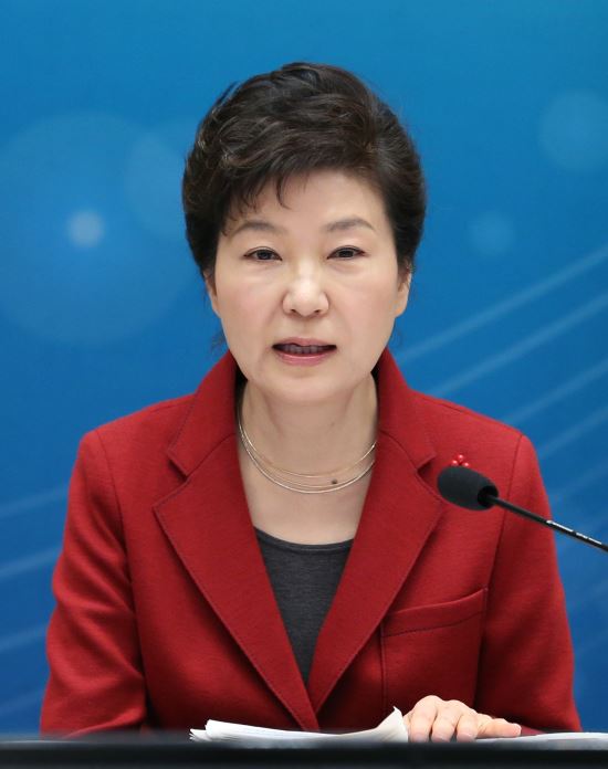 Ӵ, ֹ 칮(츮  忡  ִ)  