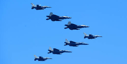 'ְ' ڸ F-22  8 Ϻ -  ?  