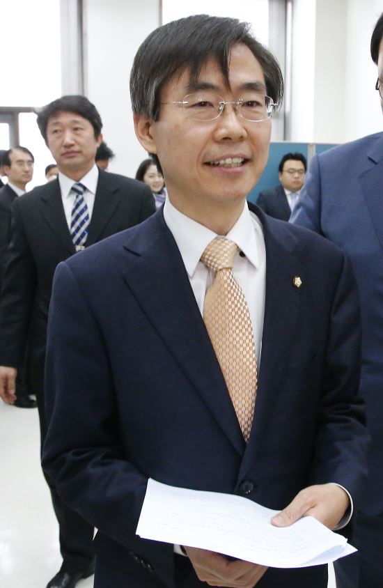 “조경태 입당, 상당한 후폭풍 우려” 박민식 “부산 싹쓸이?…섣부른 예단”  