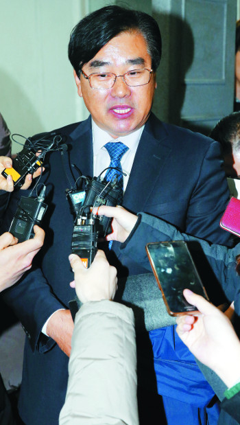 법원 “천안함, 北 어뢰 침몰 맞다”… 1심 ‘좌초설’ 신상철 유죄 선고  
