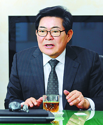 [신년 초대석-김기동 서울 광진구청장] “상업 건물에 구청 입주… 관상복합청사 짓겠다”  