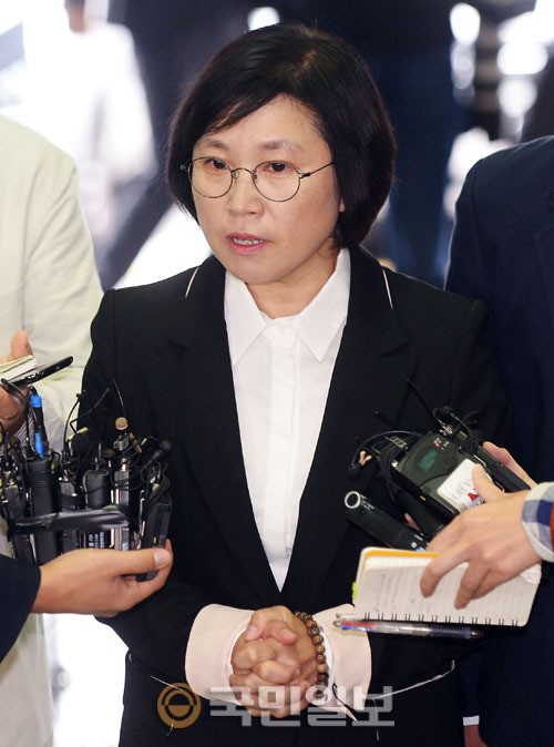 븮    ǿ     