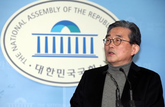 “이한구 본인부터 저성과자” 비박계,저성과·비인기자 공천배제 발끈  