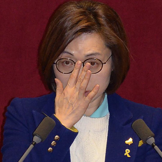   ȭŰ ׷     