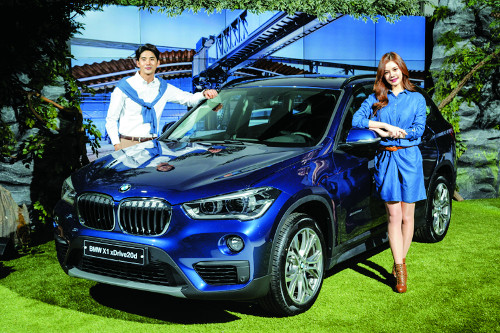 BMW  SUV X1 7    