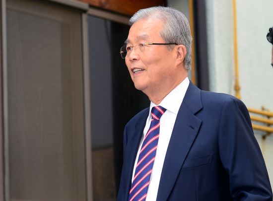 김종인, 비공개 비대위 회의 참석...거취 입장 표명 예정  