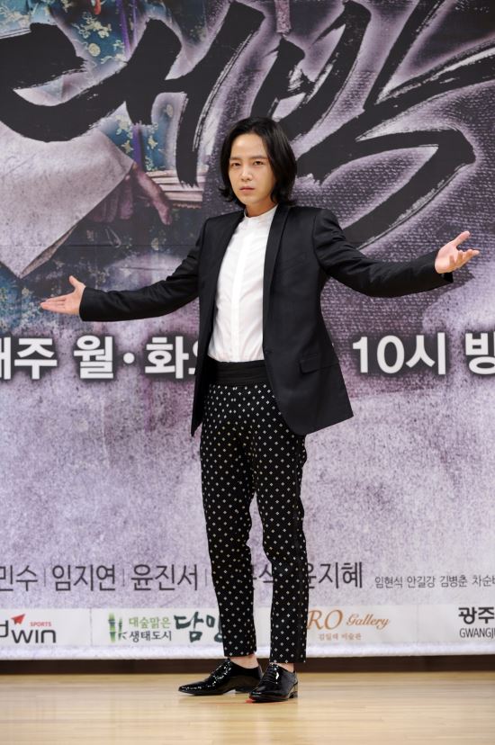 장근석, SBS '대박'으로 8년 만에 사극 도전...