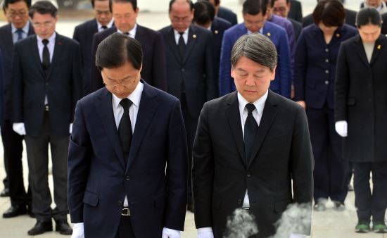 안철수 “더민주, 한 사람의 대통령 후보 밖에 없는 정당” 맹폭  