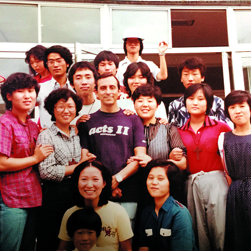 [, ϴ] 1981 ,  ƿġ  