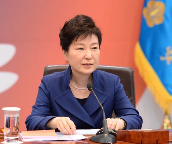 박대통령, 남은 22개월 레임덕 오나. 타개책은...  