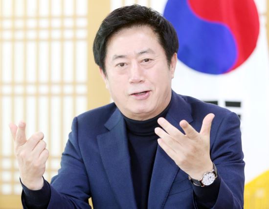 정찬민 용인시장, 투자 유치 위해서라면 지구 끝이라도  