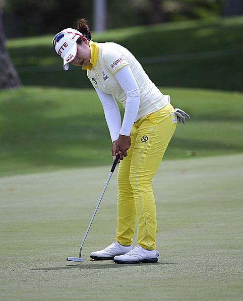 “내친 김에 2승 가자”… 물 오른 장수연, LPGA 롯데챔피언십 3R 단독2위  