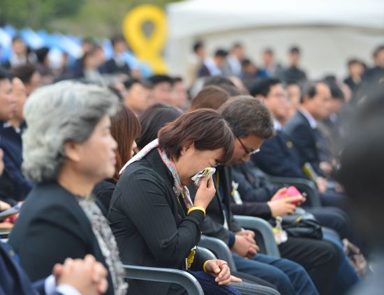 세월호 참사 기억하기 위한 2주기 행사 열려  