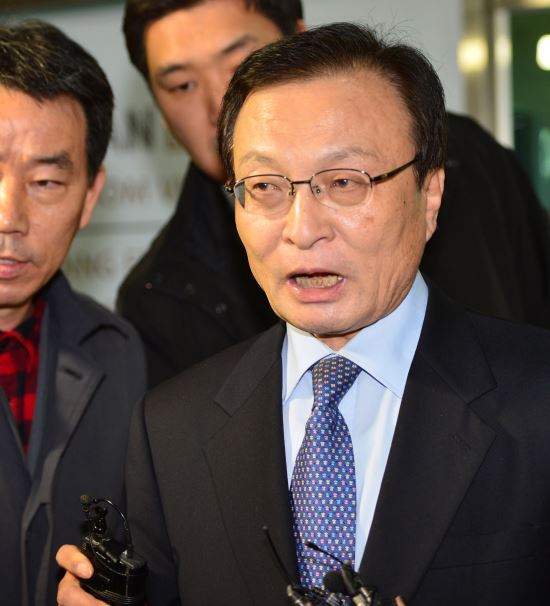 친노좌장 이해찬 복당 신청, 차르 김종인과 신경전 예고  