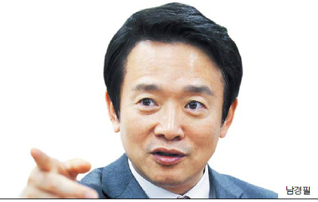 ‘안철수 멘토’였던 윤여준,  남경필 곁으로 간 까닭은…  