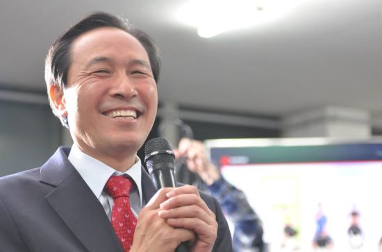 서대문 리턴매치 생환한 우상호 