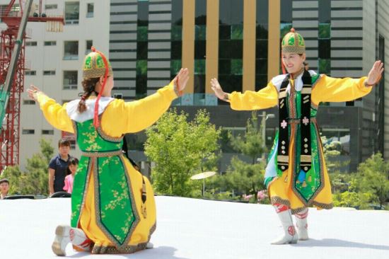 전춘화 다모협동조합 이사장, “다문화전통춤공연 통해 이주민들 경제적 자립 꿈꿔요”  