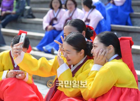 []'  츮'  