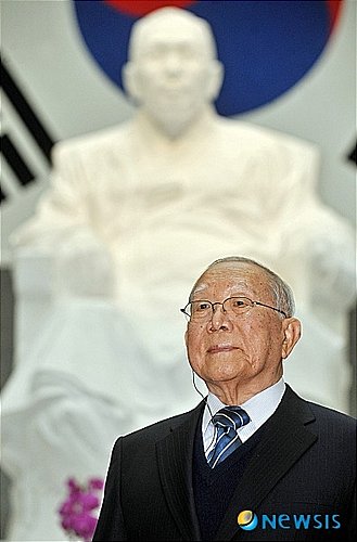 豸 ,    ,  