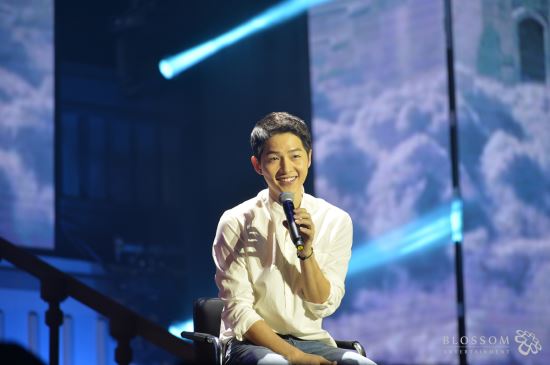 송중기, 중국서 '국민남편' 인기 확인  