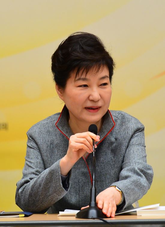 박근혜 새누리당 지지율 2주 연속 하락  